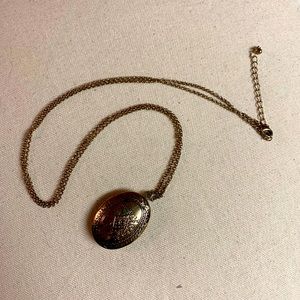Vintage style locket necklace